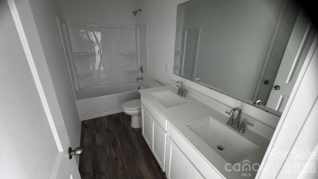 4060 Oxford Glen Drive OG 15, Claremont, NC 28610