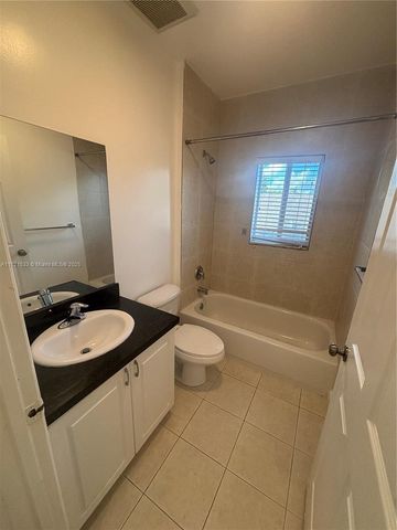 820 NW 2nd Ave 1, Fort Lauderdale, FL 33311