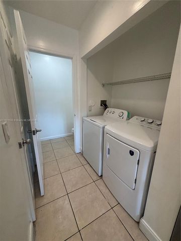 820 NW 2nd Ave 1, Fort Lauderdale, FL 33311