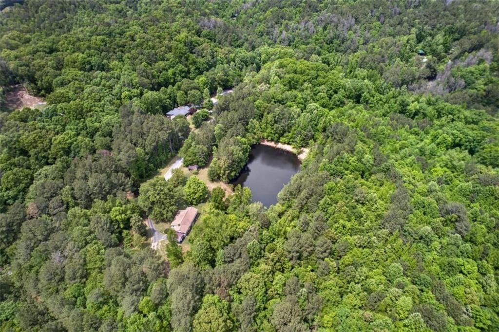 Image 4 of property listing at 665 Tibbitts Road, Dallas, GA 30132