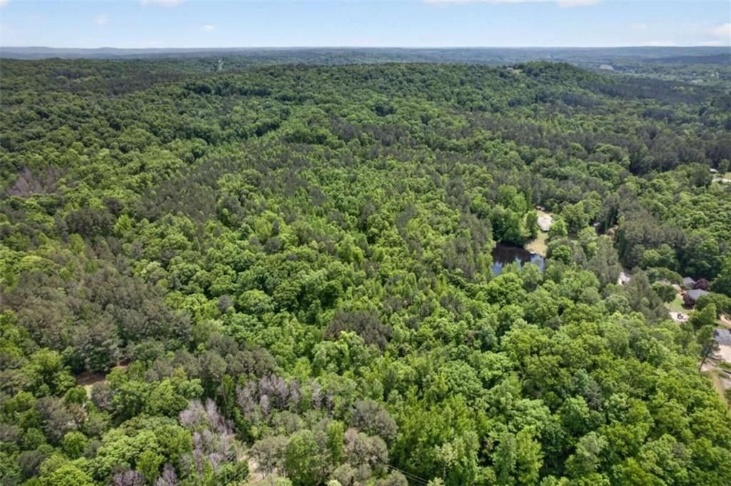 Image 5 of property listing at 665 Tibbitts Road, Dallas, GA 30132