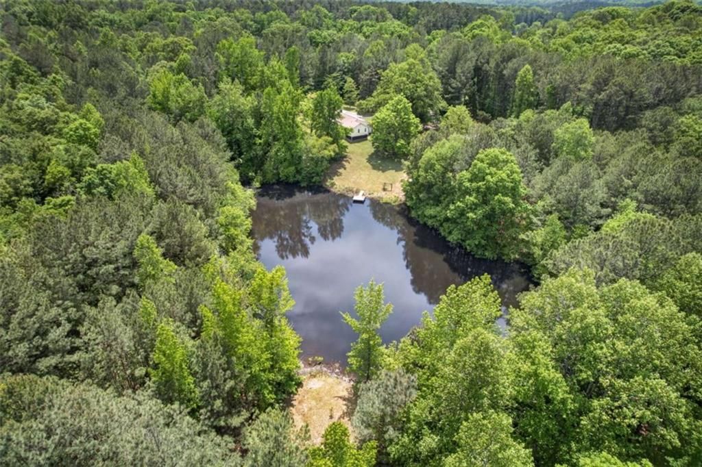 Image 7 of property listing at 665 Tibbitts Road, Dallas, GA 30132