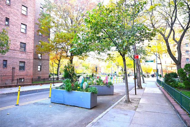 34-20 78TH 4J, Jackson Heights, NY 11372