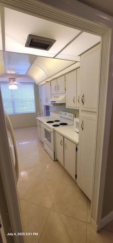 1300 Saint Charles Place L19, Pembroke Pines, FL 33026