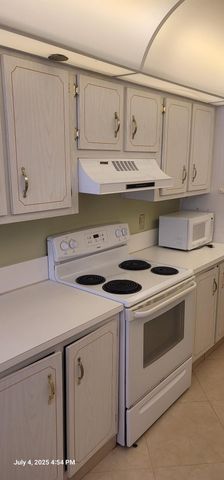 1300 Saint Charles Place L19, Pembroke Pines, FL 33026