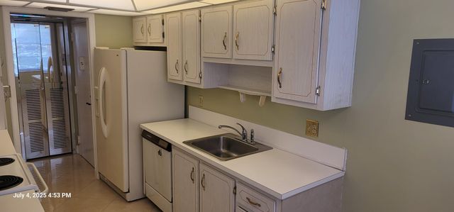 1300 Saint Charles Place L19, Pembroke Pines, FL 33026