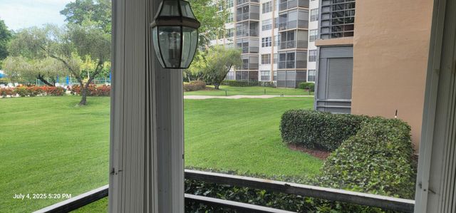 1300 Saint Charles Place L19, Pembroke Pines, FL 33026