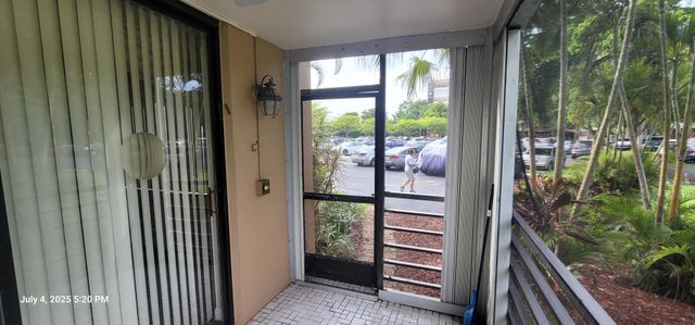 1300 Saint Charles Place L19, Pembroke Pines, FL 33026