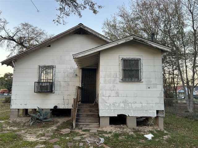 604 Yorkshire Street, Houston, TX 77022