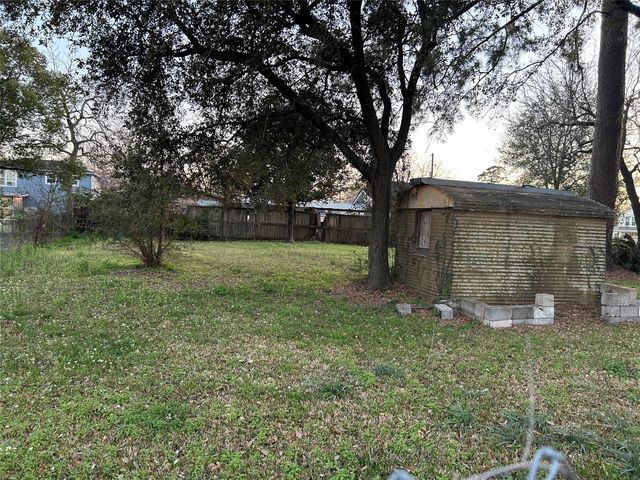 604 Yorkshire Street, Houston, TX 77022