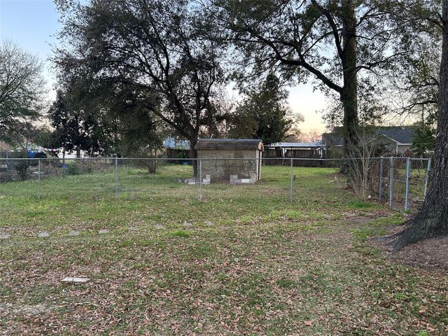 604 Yorkshire Street, Houston, TX 77022