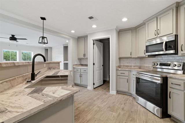 122 NE Bluebird Lane, Mcalester, OK 74501
