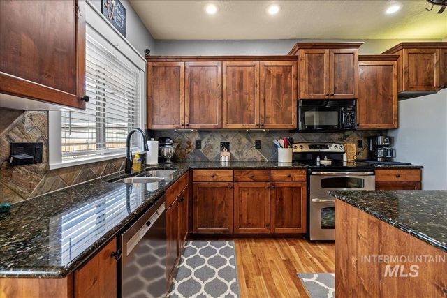 1063 Hitchcock St, Meridian, ID 83646