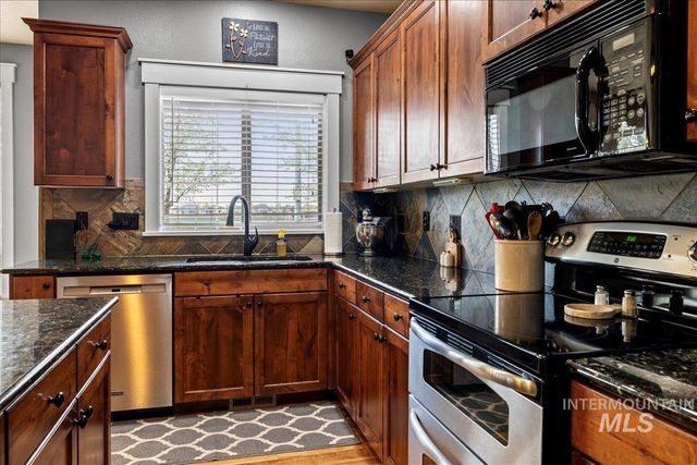 1063 Hitchcock St, Meridian, ID 83646
