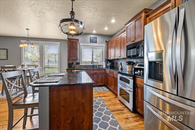 1063 Hitchcock St, Meridian, ID 83646