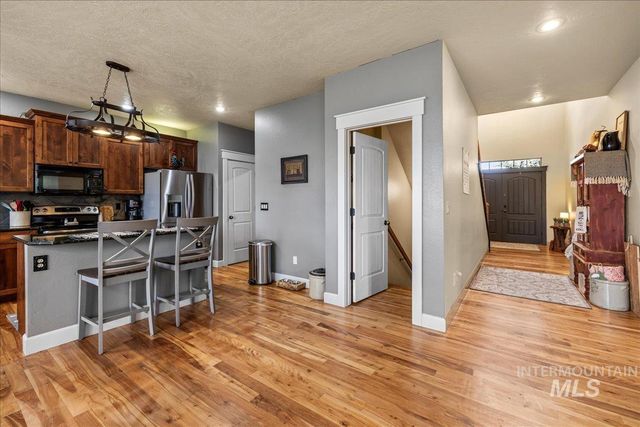 1063 Hitchcock St, Meridian, ID 83646