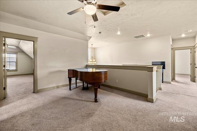 1063 Hitchcock St, Meridian, ID 83646