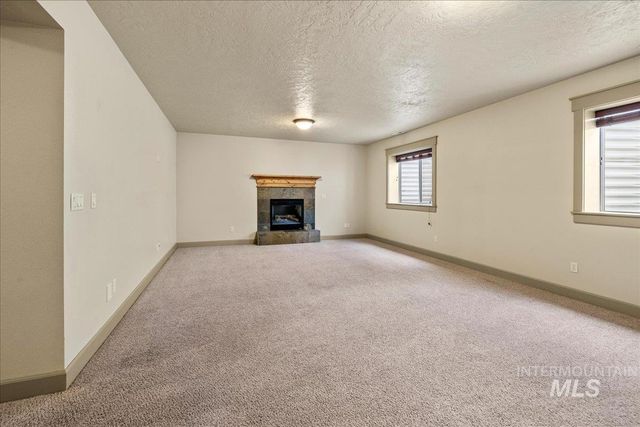 1063 Hitchcock St, Meridian, ID 83646
