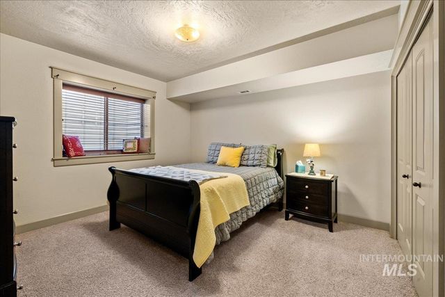 1063 Hitchcock St, Meridian, ID 83646