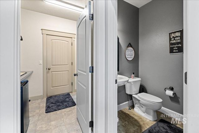1063 Hitchcock St, Meridian, ID 83646