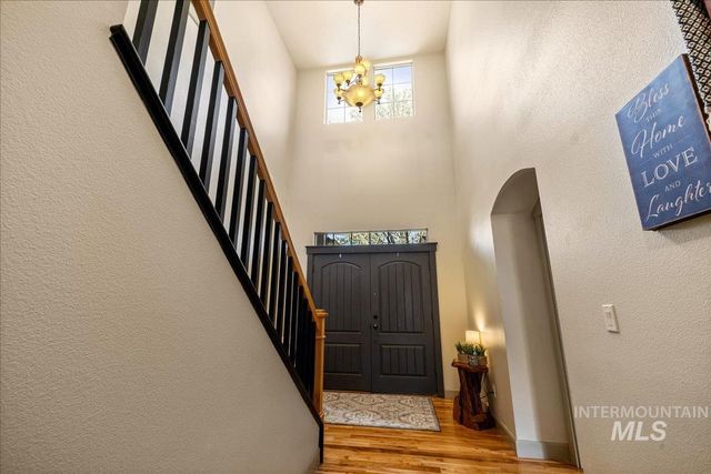 1063 Hitchcock St, Meridian, ID 83646