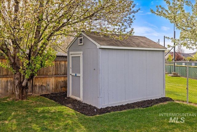 1063 Hitchcock St, Meridian, ID 83646