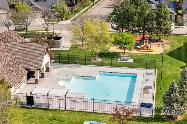 1063 Hitchcock St, Meridian, ID 83646