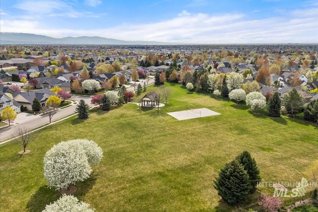 1063 Hitchcock St, Meridian, ID 83646