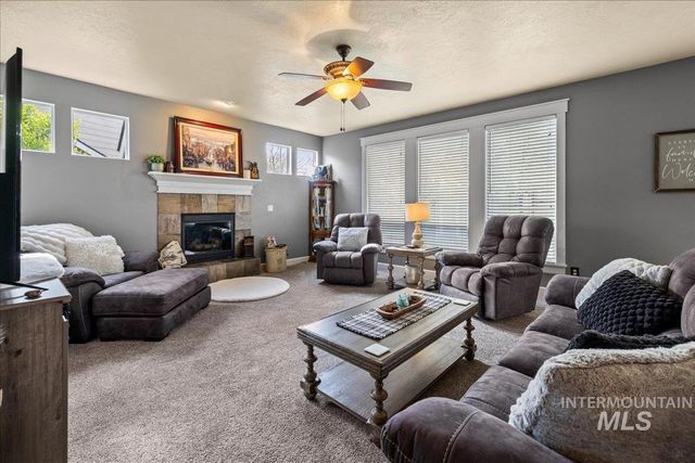 1063 Hitchcock St, Meridian, ID 83646