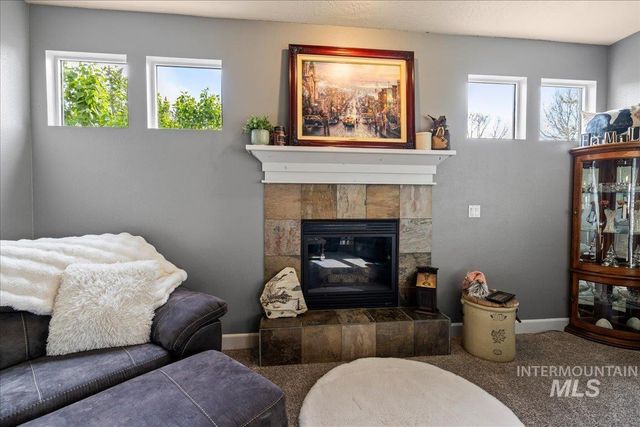 1063 Hitchcock St, Meridian, ID 83646