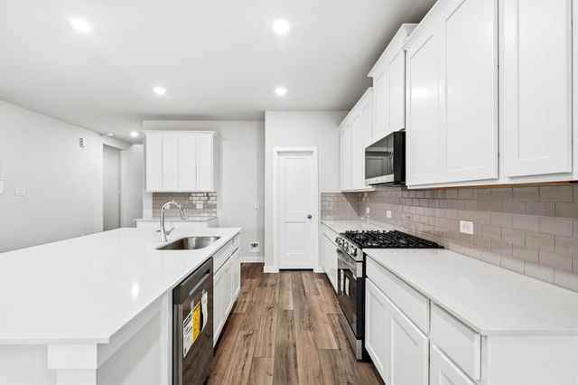 11426 Youngquist Drive, Mont Belvieu, TX 77535