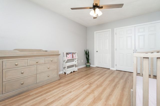 17 Mary Dyer Ln 17, Easton, MA 02356