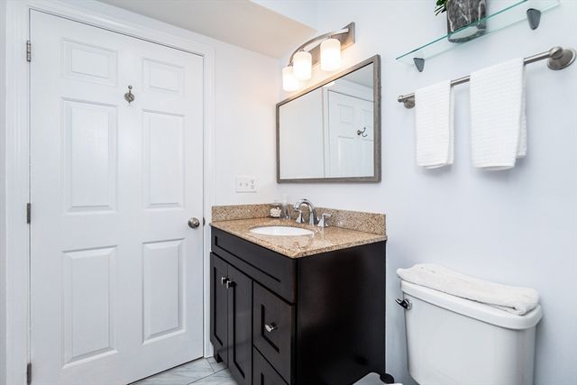 17 Mary Dyer Ln 17, Easton, MA 02356