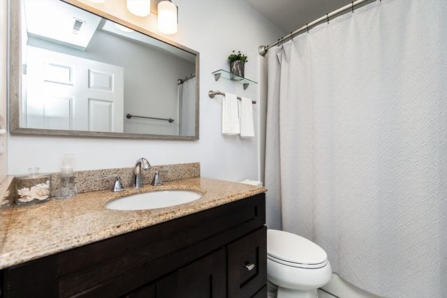 17 Mary Dyer Ln 17, Easton, MA 02356