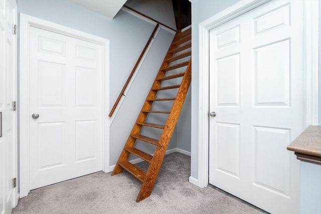 17 Mary Dyer Ln 17, Easton, MA 02356