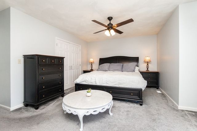 17 Mary Dyer Ln 17, Easton, MA 02356