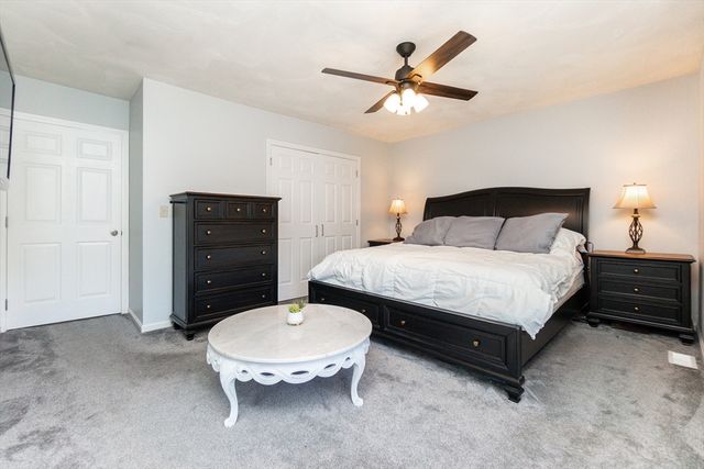 17 Mary Dyer Ln 17, Easton, MA 02356