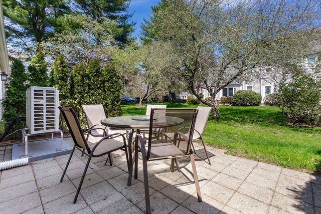 17 Mary Dyer Ln 17, Easton, MA 02356