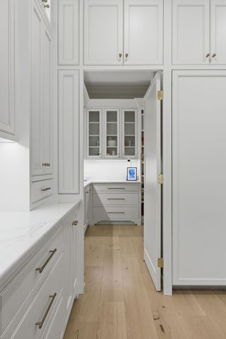 4712 Hazelwood Cir, Nashville, TN 37220