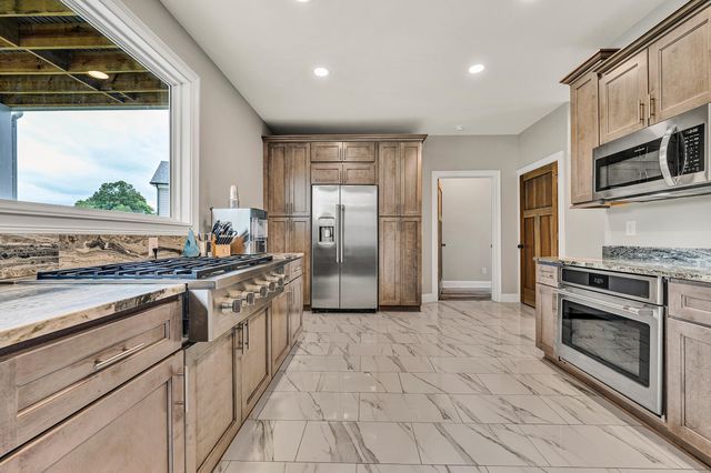 1075 GOLF VIEW CT, Huddleston, VA 24104