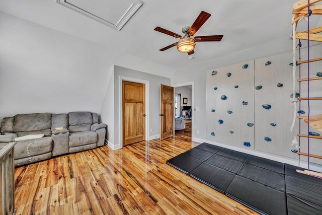 1075 GOLF VIEW CT, Huddleston, VA 24104