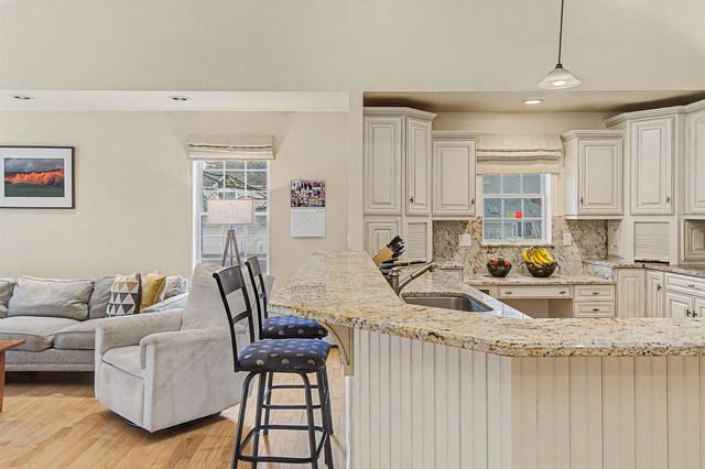 43 Iris Lane, South Burlington, VT 05403