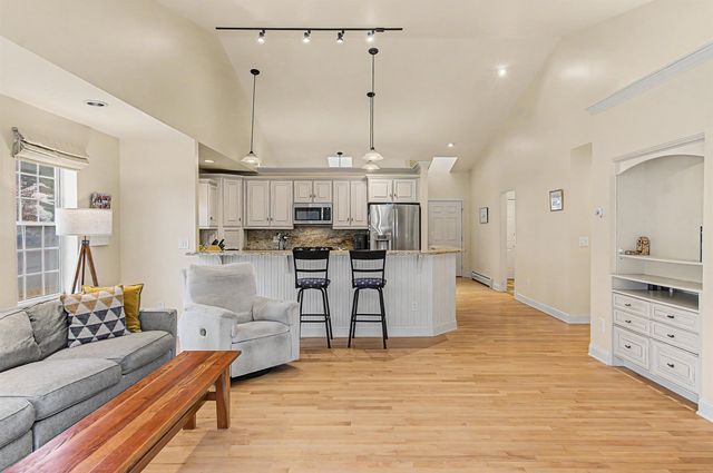 43 Iris Lane, South Burlington, VT 05403