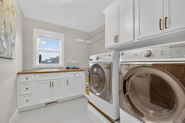 W6860 DESIGN DRIVE, Greenville, WI 54942