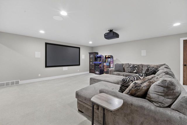 W6860 DESIGN DRIVE, Greenville, WI 54942