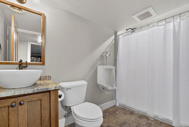 W6860 DESIGN DRIVE, Greenville, WI 54942