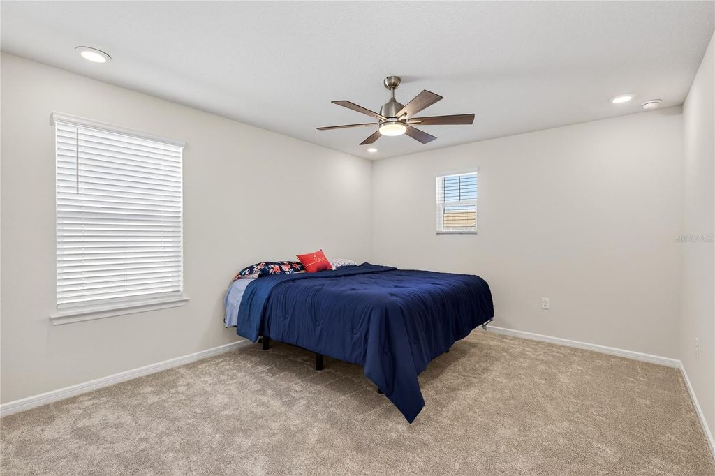 Image 22 of property listing at 14250 LANIKAI BEACH DRIVE, Orlando, FL 32827