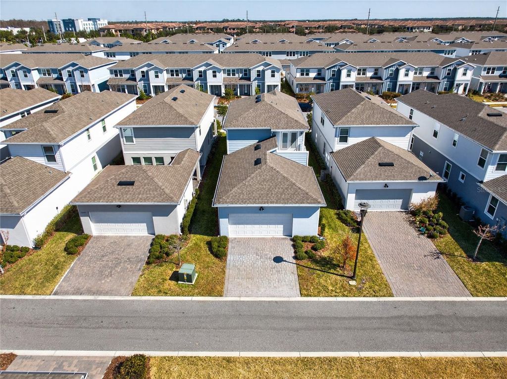 Image 26 of property listing at 14250 LANIKAI BEACH DRIVE, Orlando, FL 32827