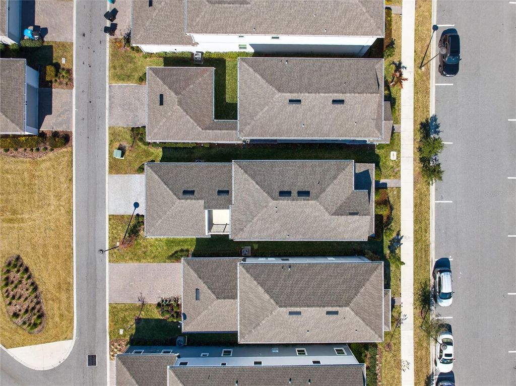 Image 27 of property listing at 14250 LANIKAI BEACH DRIVE, Orlando, FL 32827