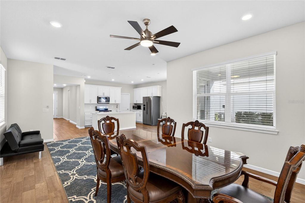 Image 9 of property listing at 14250 LANIKAI BEACH DRIVE, Orlando, FL 32827